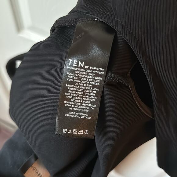 Aritzia Ten by Babaton Fonda Jumpsuit Black size XXS - Picture 9 of 10